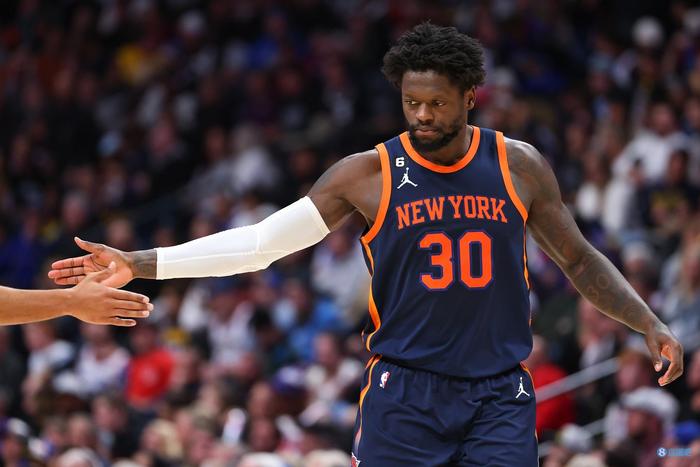  兰德尔两双带队尼克斯战胜活塞