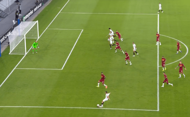  杜塞尔多夫边路传中犀利，精准配合撕破防线  