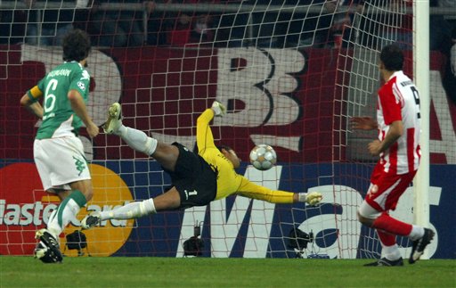  云达不来梅任意球配合精妙，直接破门锁定胜局