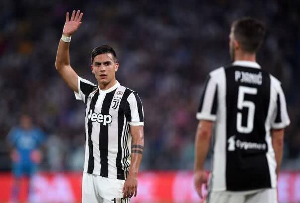  尤文图斯老将基耶利尼告别战，全场球迷起立致敬传奇