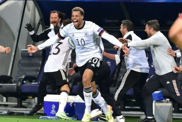  沃尔夫斯堡防守固若金汤，零封对手延续不败